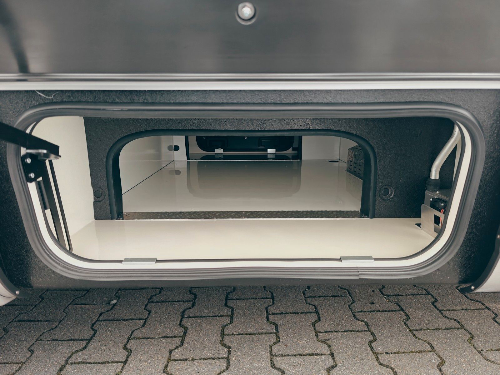 Fahrzeugabbildung HYMER / ERIBA / HYMERCAR B-KLASSE ML I 790 BLACKLINE