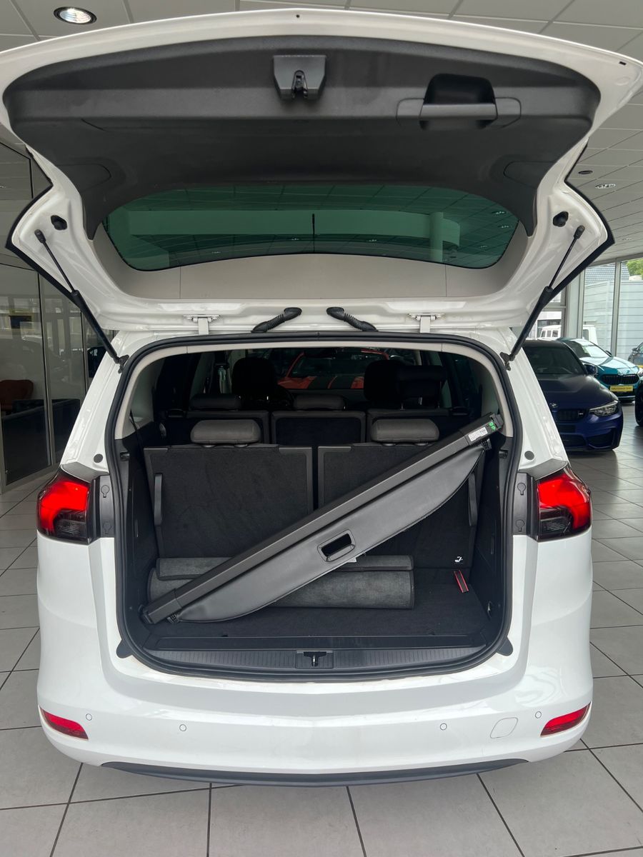 Fahrzeugabbildung Opel Zafira C Active * 7.SITZER * AUTOMATIK *