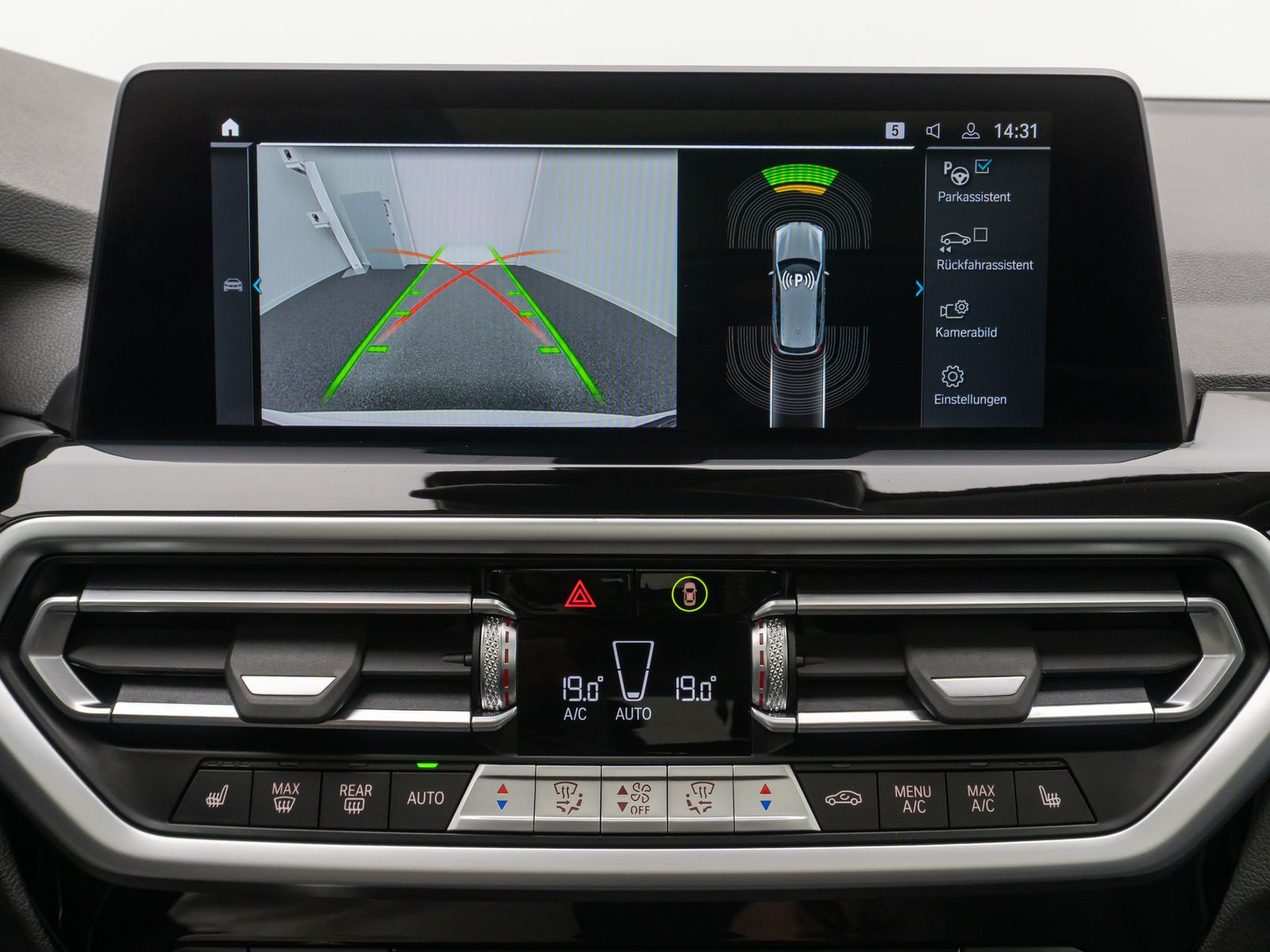 Fahrzeugabbildung BMW X3 xD30e DAB Kamera FernlichtAs Panorama Leder