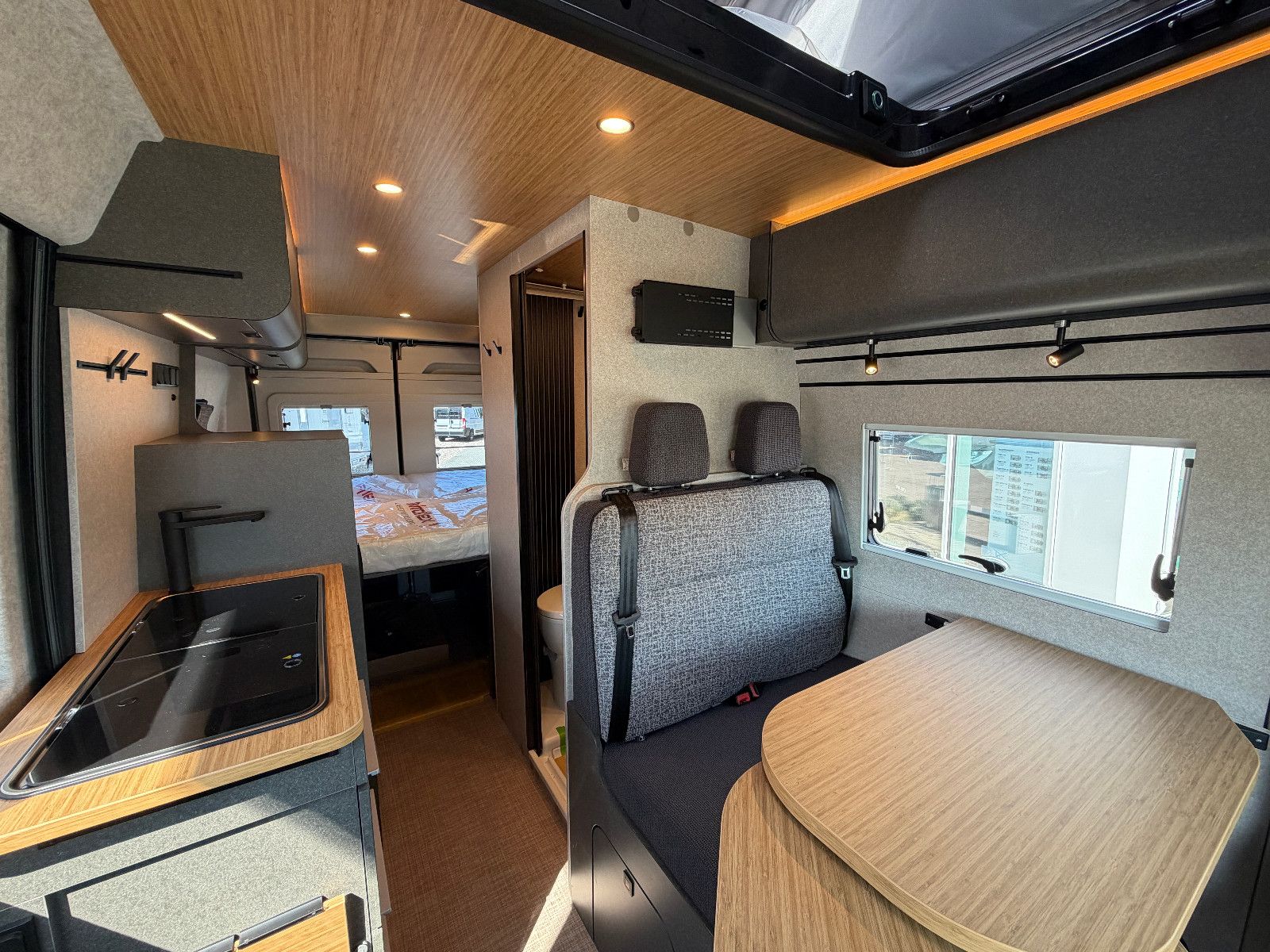 Fahrzeugabbildung HYMER / ERIBA / HYMERCAR Redwood 601 - Voll - 6.871€ sparen!