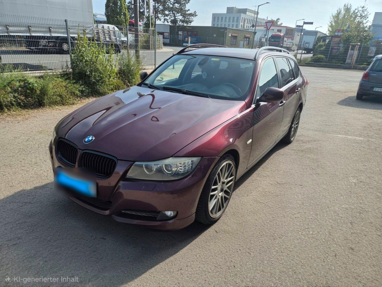 BMW 320 2009 — rear view