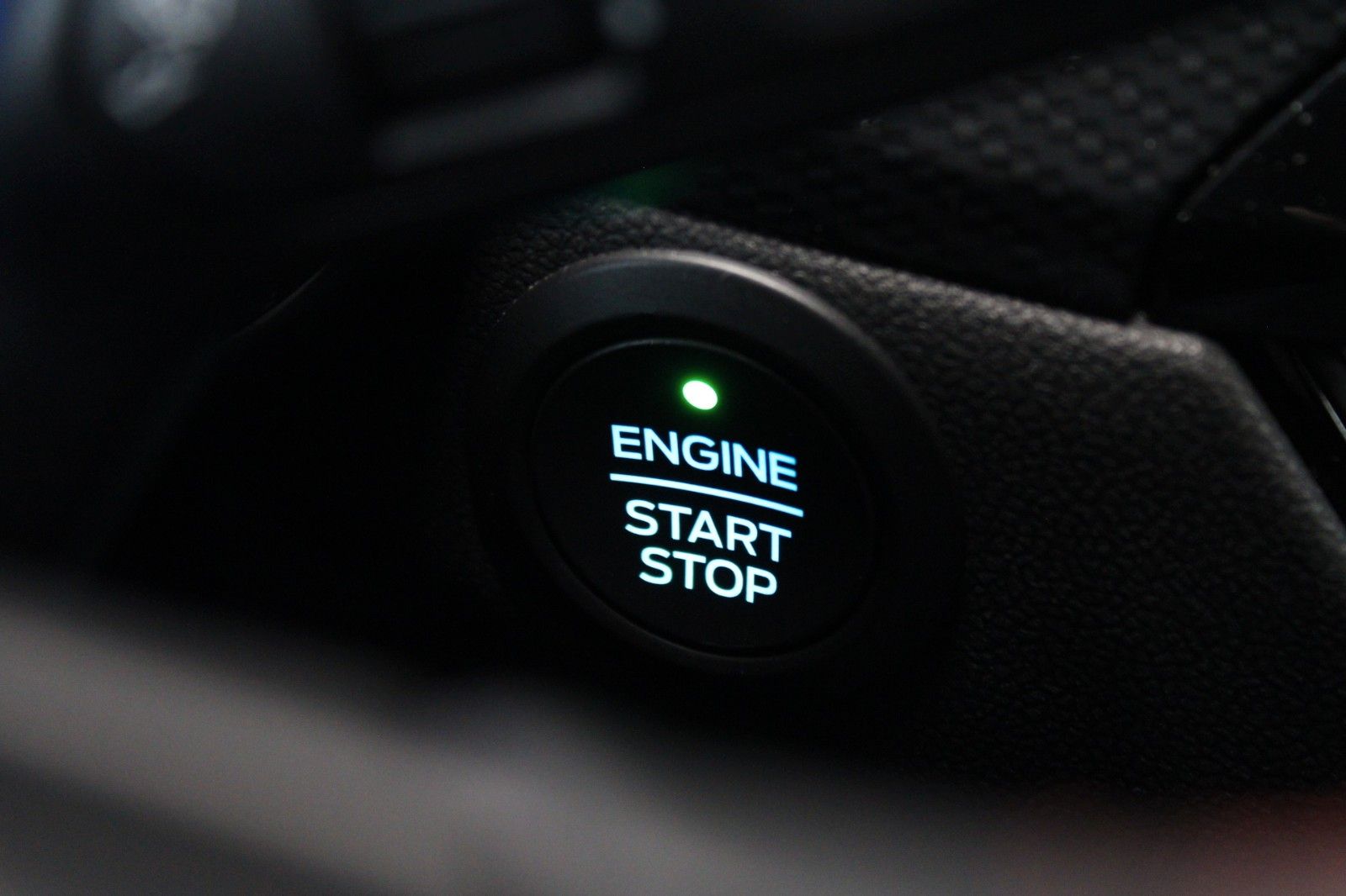 Fahrzeugabbildung Ford Kuga 2.5 PHEV ST-Line X Automatik LED ACC 2xCAM