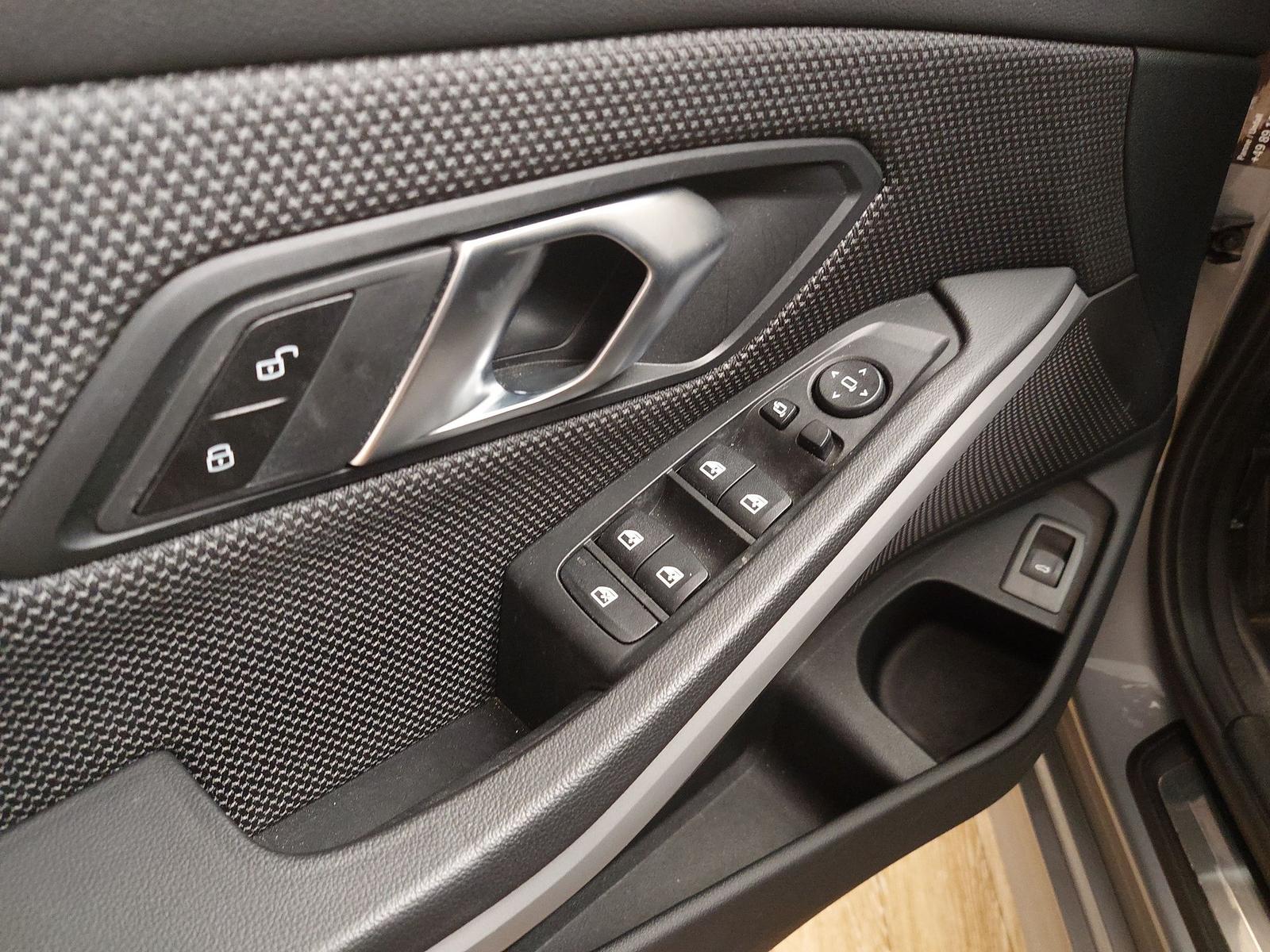 BMW 3 Series iA Touring Innovation Navi LED Curved HuD RFK, миниатюра 5