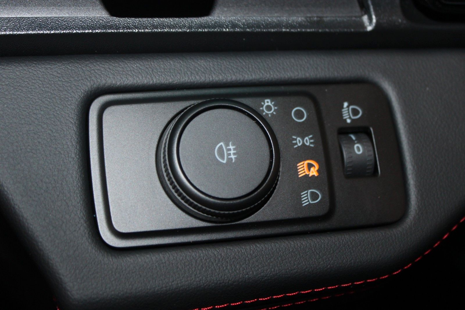 Fahrzeugabbildung Ford Puma 1,0 EcoBoost Hybrid ST-Line Automatik GJR