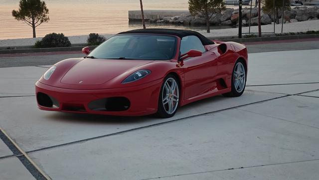 Ferrari *INZAHLUNGNAHME*NEGOTIABLE*Lift*CCM*Kamera*