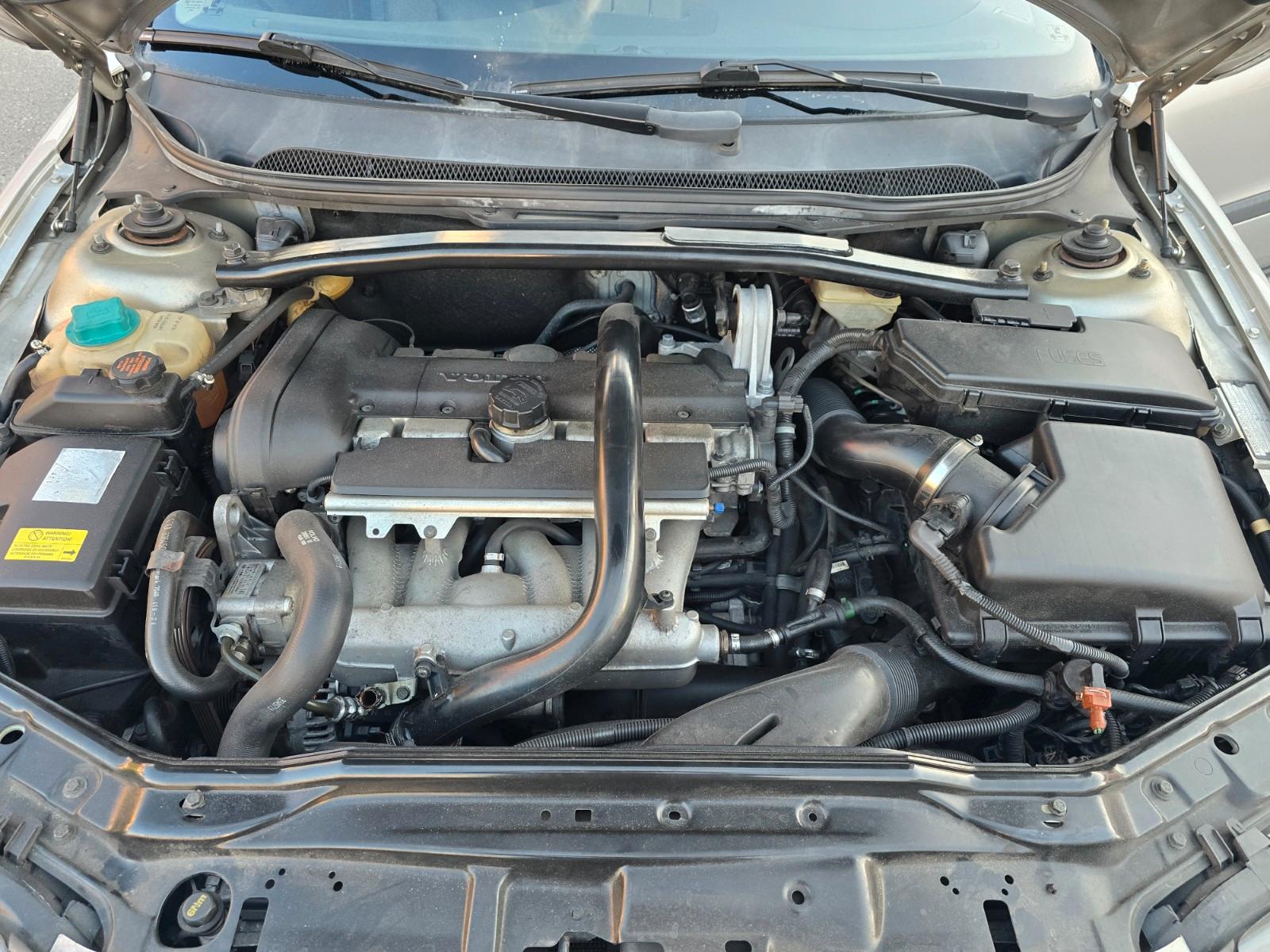 Volvo V70 2004 — photo 19