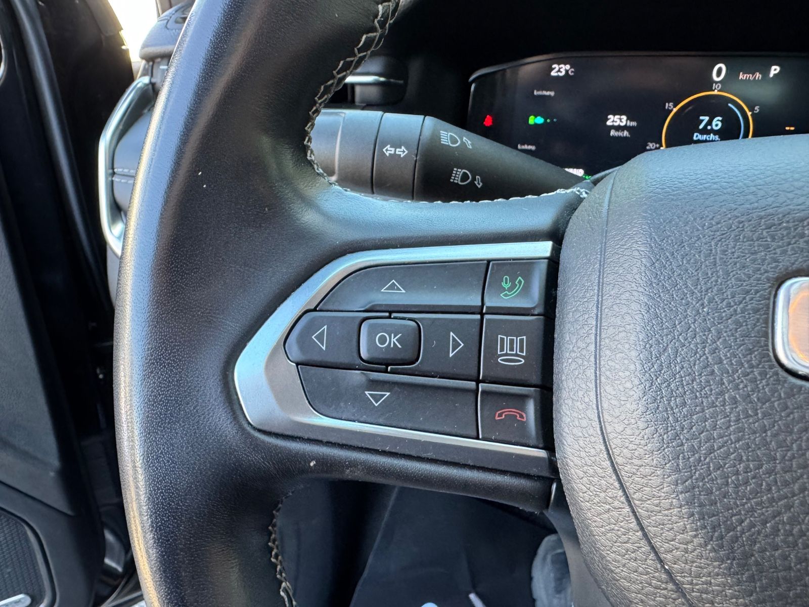 Fahrzeugabbildung Jeep Compass S Plug-In Hybrid 4WD/360°Cam/Leder/Pano/