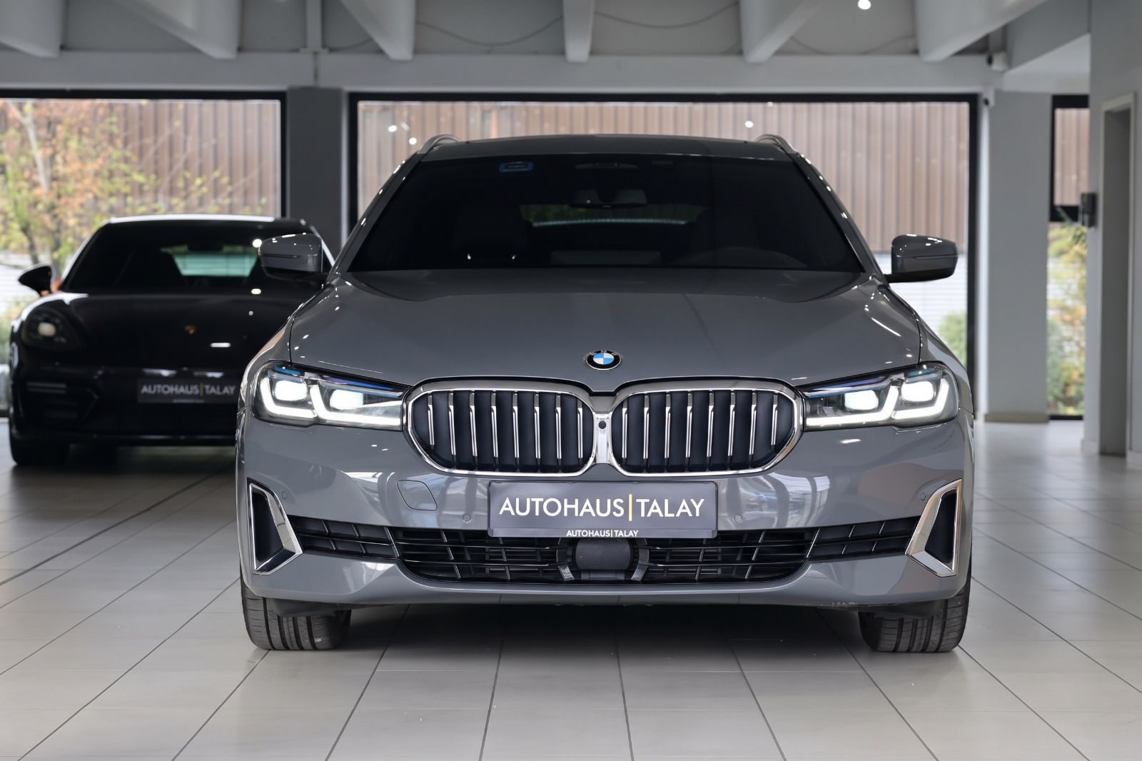 BMW 540 d Touring xDrive LuxuryLine HUD*H&K*Pano*AHK imagem 2