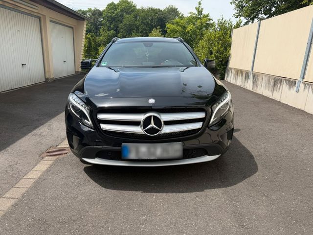 MERCEDES-BENZ Mercedes Benz GLA200