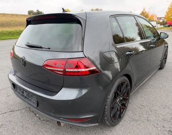 Volkswagen Golf - 9