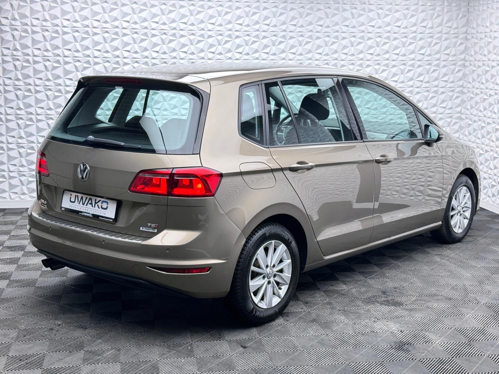 Fahrzeugabbildung Volkswagen 1.4 TSI/COMFORTLINE/SITZHZG/PDC/ALLWETTER/MASSGE