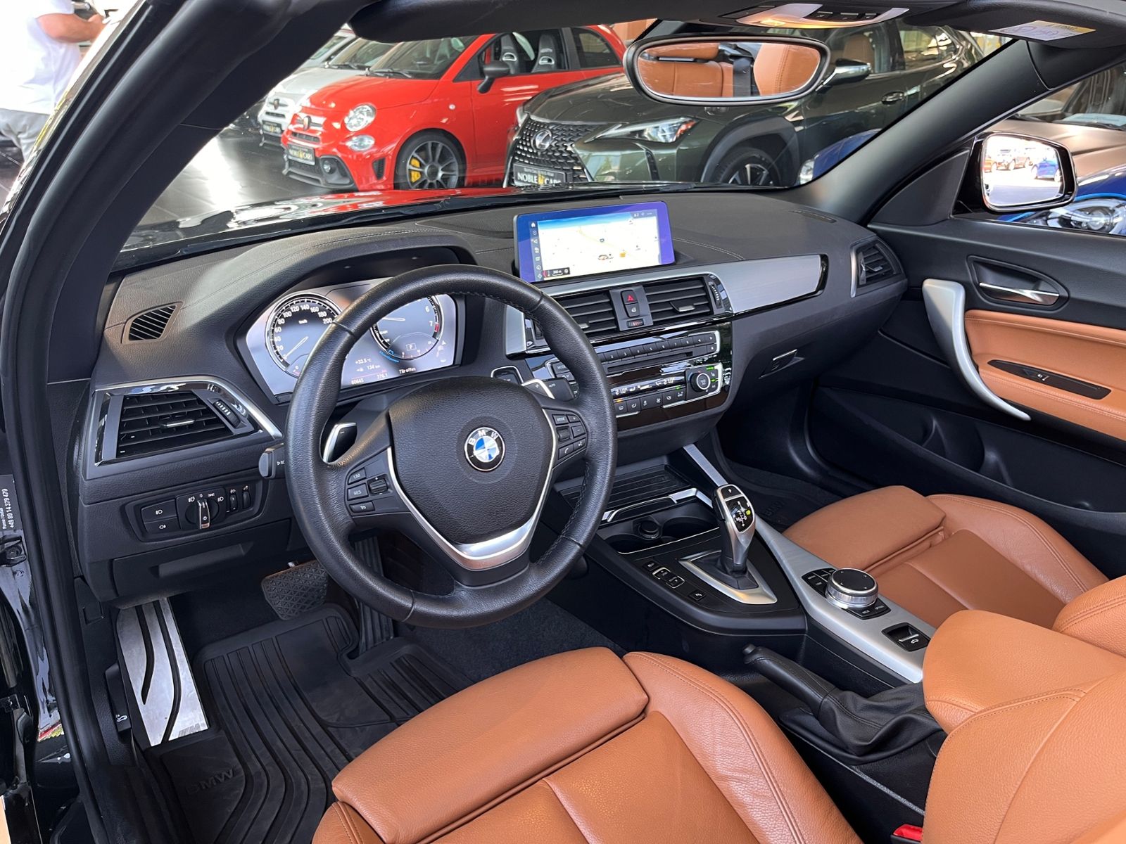 Fahrzeugabbildung BMW 220i Cabrio M Sport Shadow LED NAV RFK SHZ 18"