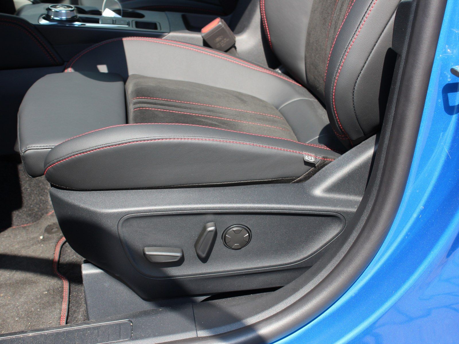 Fahrzeugabbildung Ford Kuga Hybrid ST-Line X