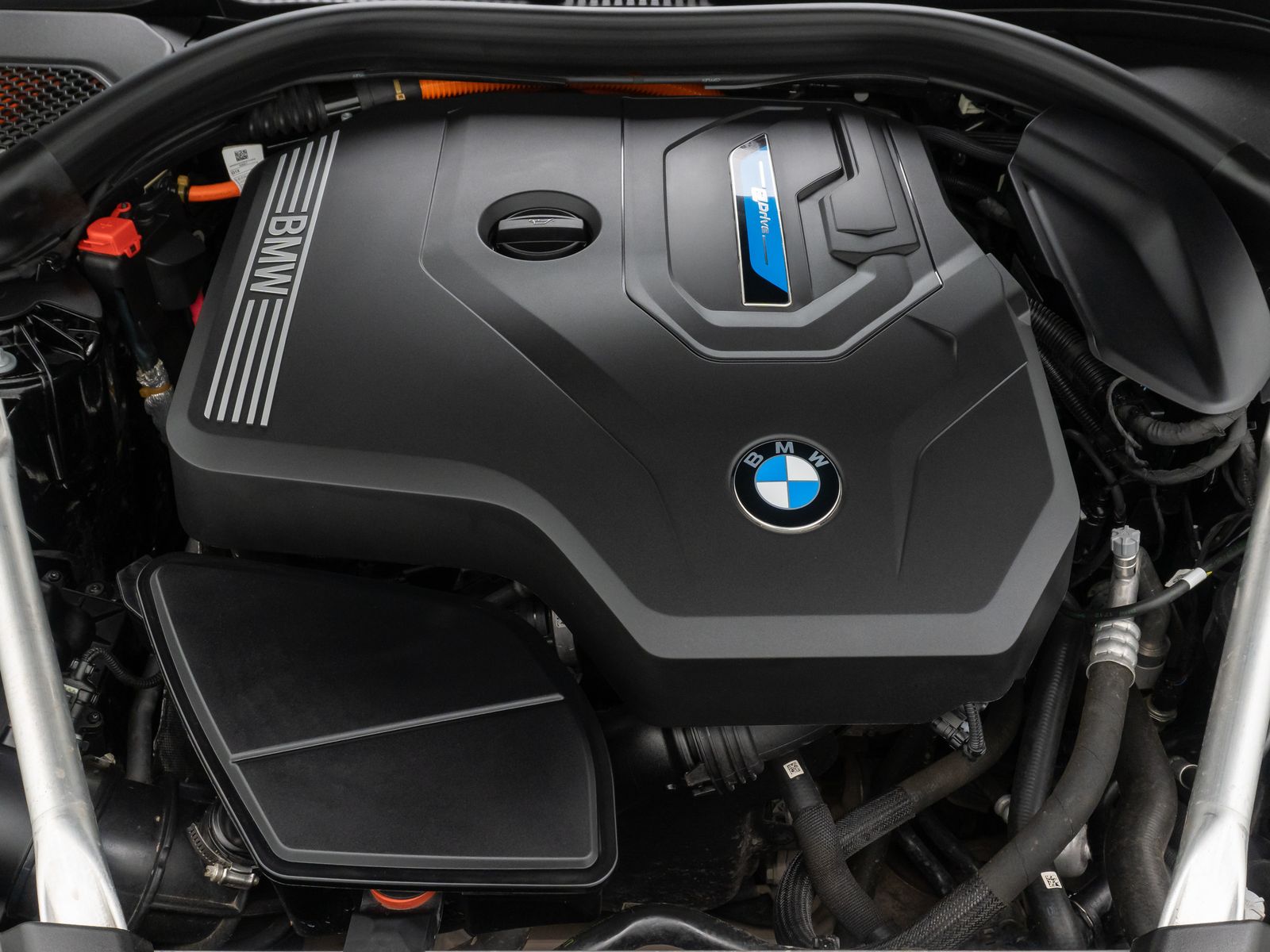 Fahrzeugabbildung BMW 530e xD M Sport DAB H/K HUD Panorama Laser AHK