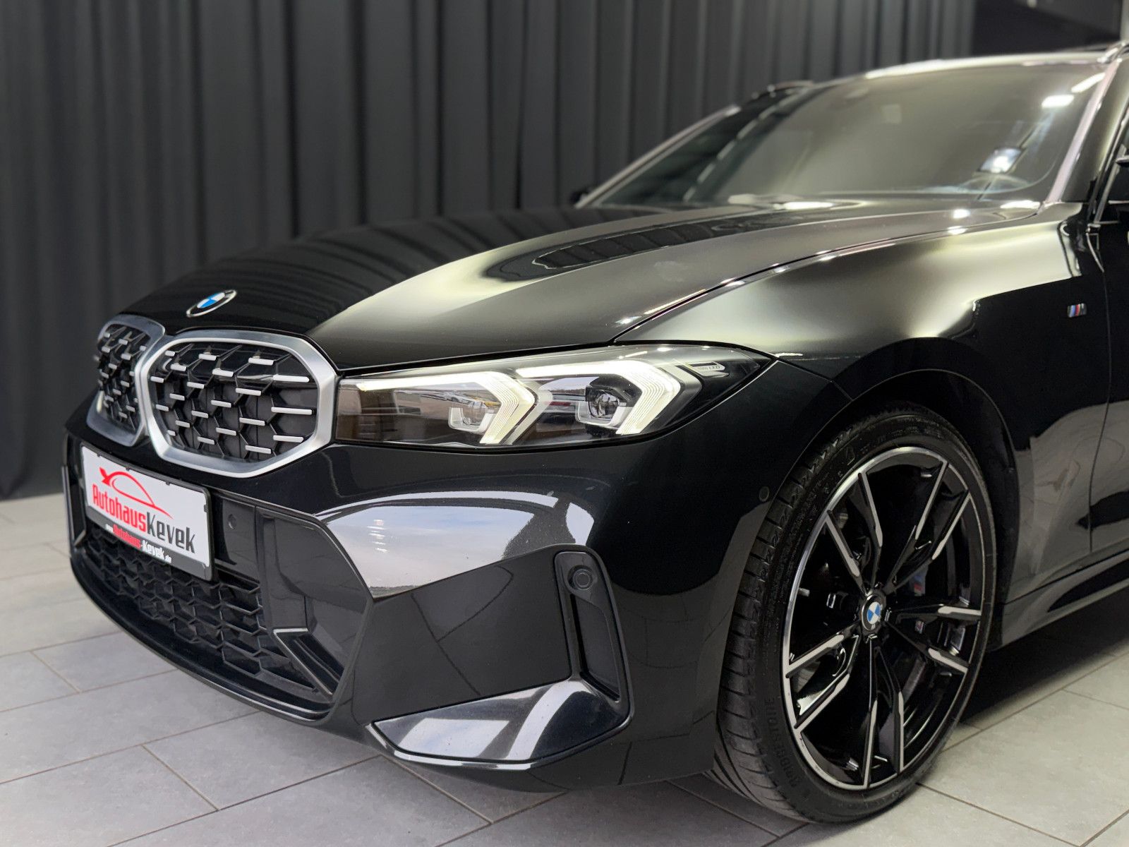 Fahrzeugabbildung BMW M340 i xDrive Touring |FACELIFT|HIFI|AHK|