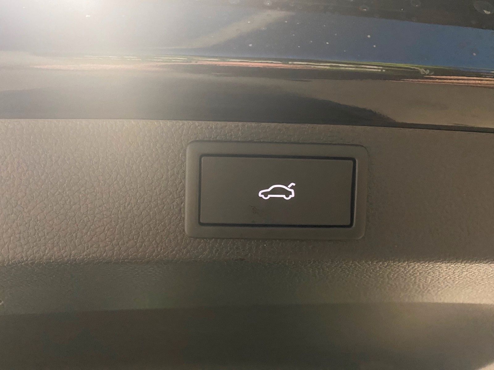 Fahrzeugabbildung SKODA Karoq 1.5 TSI DSG+Garantie 2030 oder 100tKM+NAVI