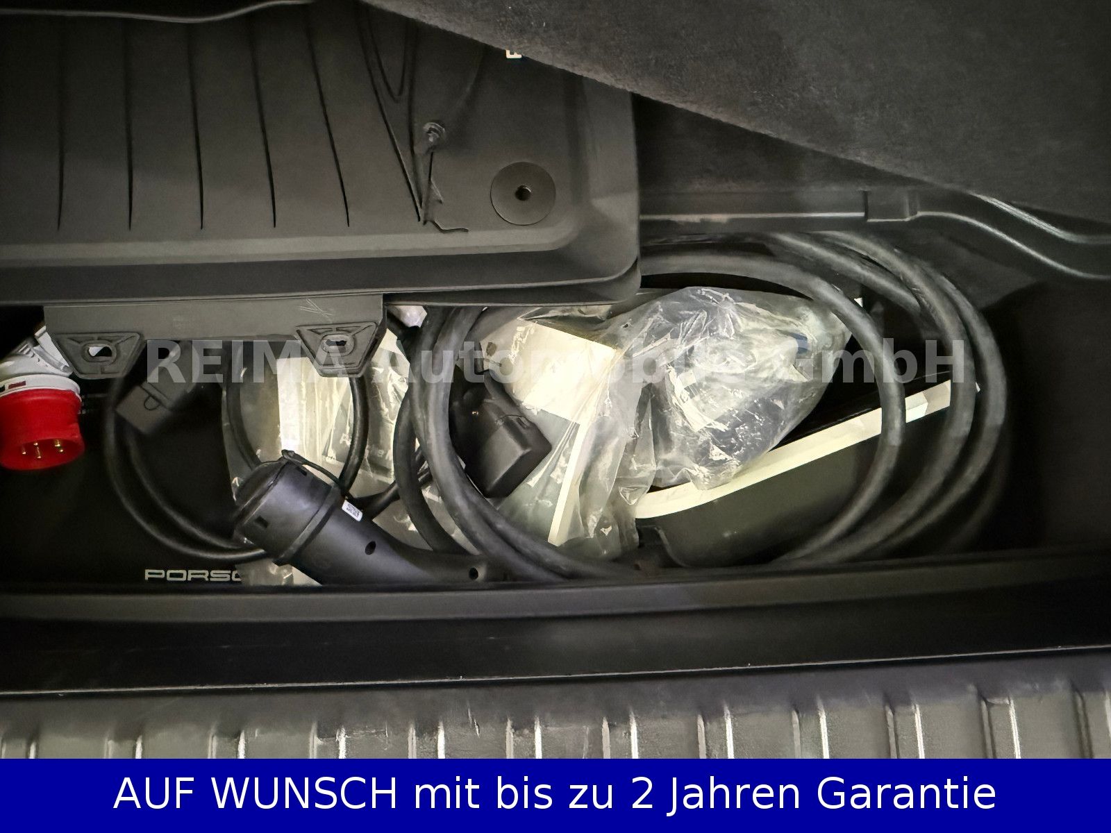 Fahrzeugabbildung Porsche Taycan Cross Turismo 4, Pano, 360°, SOH 90,8 %