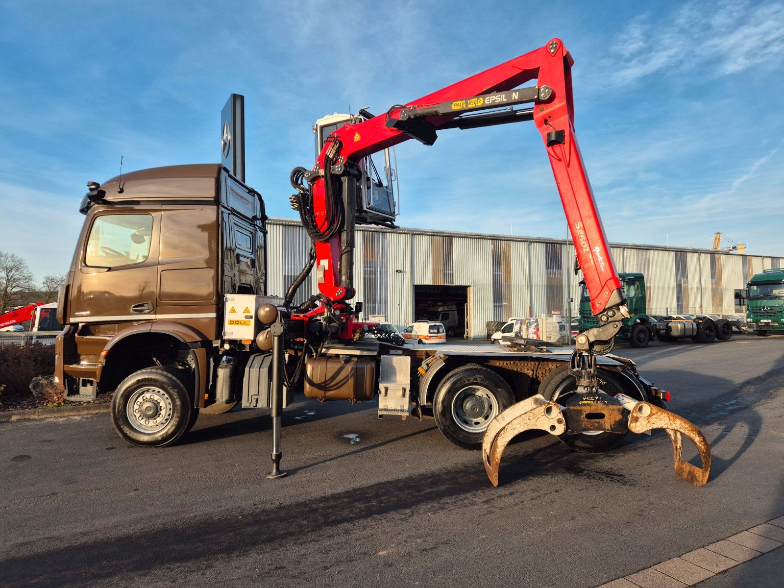 Fahrzeugabbildung Mercedes-Benz Arocs 3351 LS 6x6 Palfinger S260Z96 Y Crane