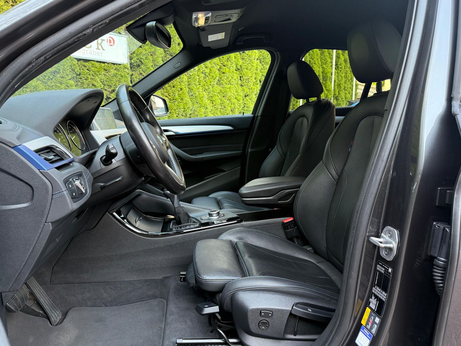 Fahrzeugabbildung BMW X1 xDrive 25 e M Sport/M PAKET LED+LEDER+NAV+SHZ