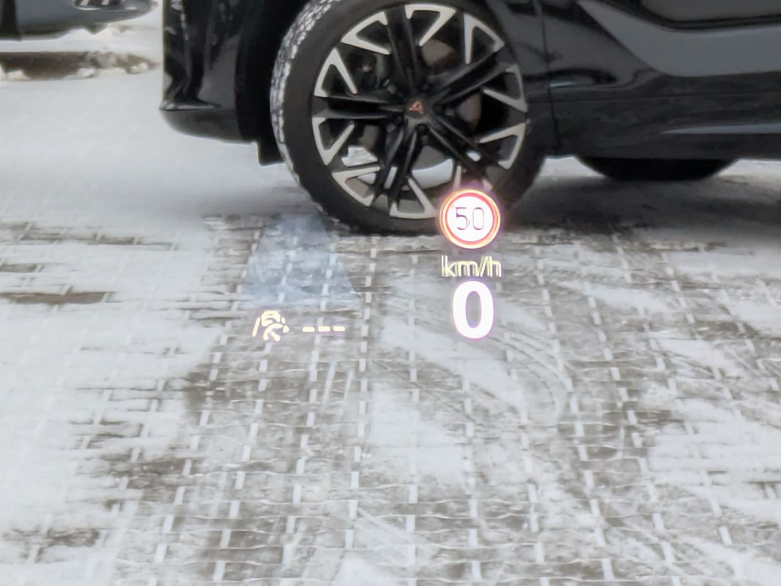 Fahrzeugabbildung Volkswagen Tiguan 2.0 TDI 4M R-Line PANO*H&K*AHK*MATRIX*20"