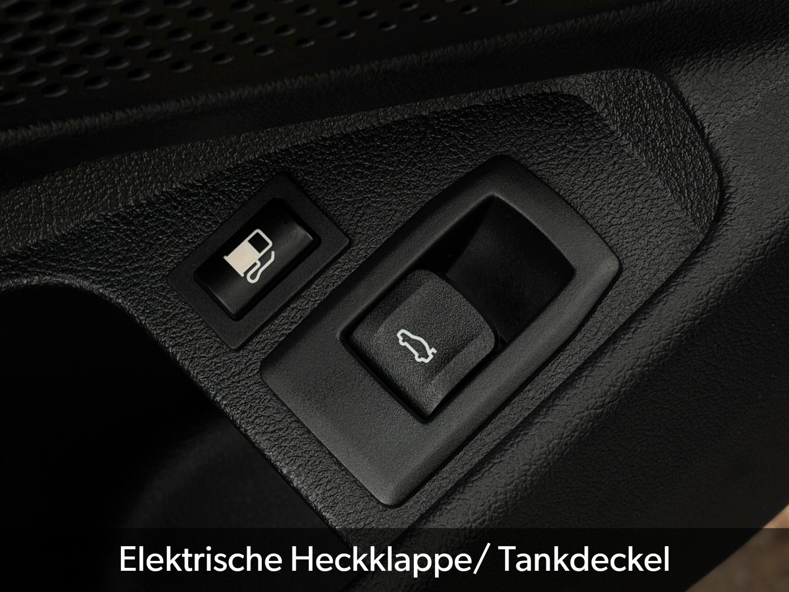 Fahrzeugabbildung BMW 330e Touring ACC HuD HiFi CAM Navi LED CarPlay