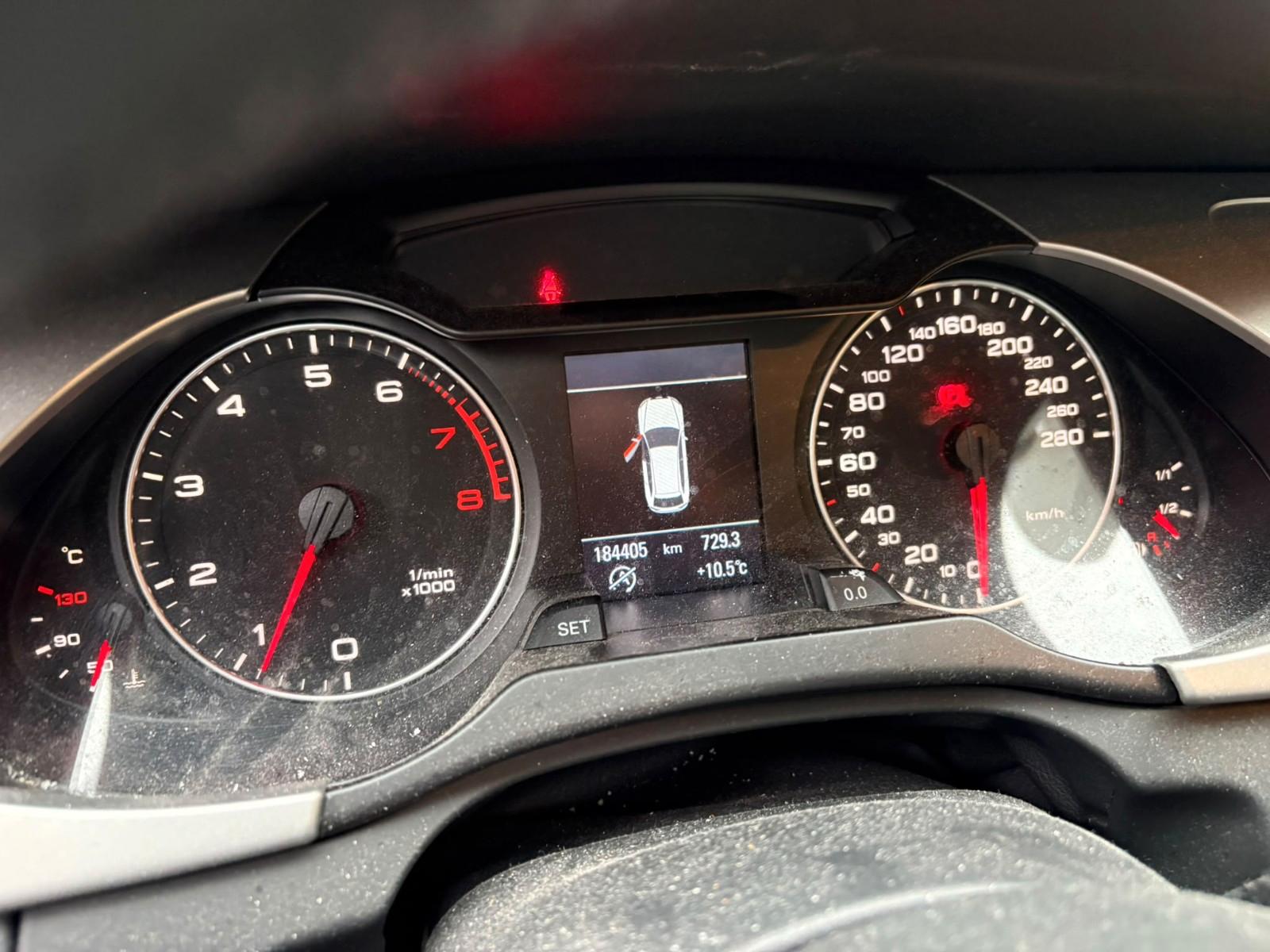 Audi A4 2011 — photo 5
