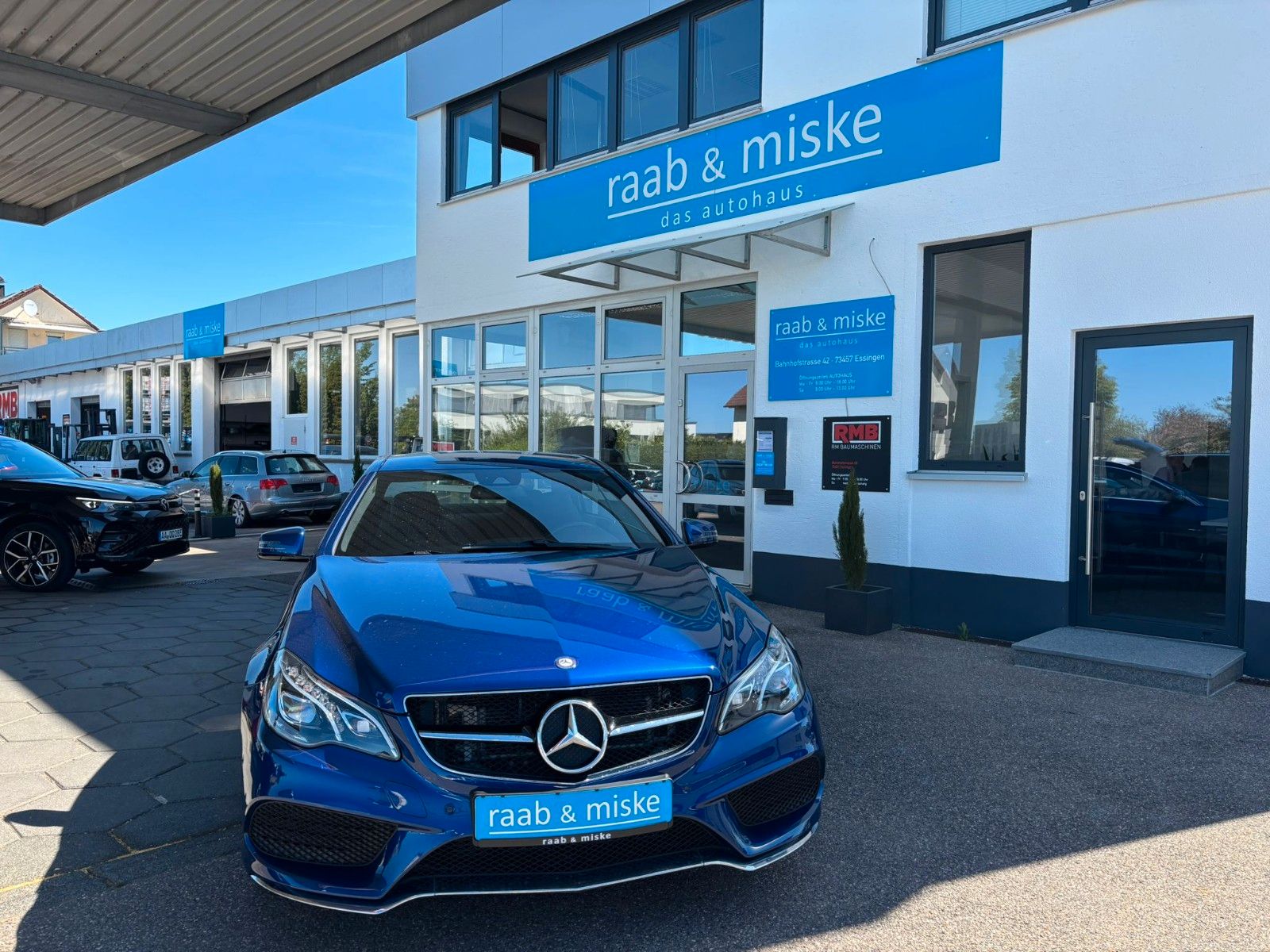 MERCEDES-BENZ E 350d Coupe *1.Hand/Navi/LED/AMG*