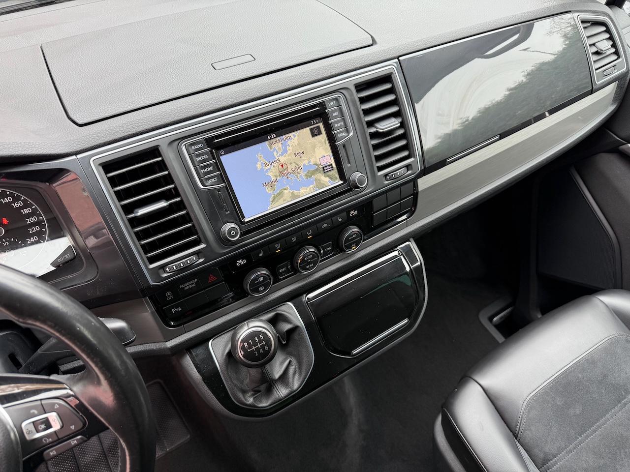 Volkswagen T6 Multivan 2.0 TDI | 204 ch | BVM | 7 places | Alcantara | Régulateur adaptatif | Caméra de recul | Chauffage stationnaire