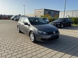 Volkswagen Golf 1.6TDI 90PS TÜV 01-2027 SITZHEIZUNG/KLIMAAU - Volkswagen Golf: TDI 9