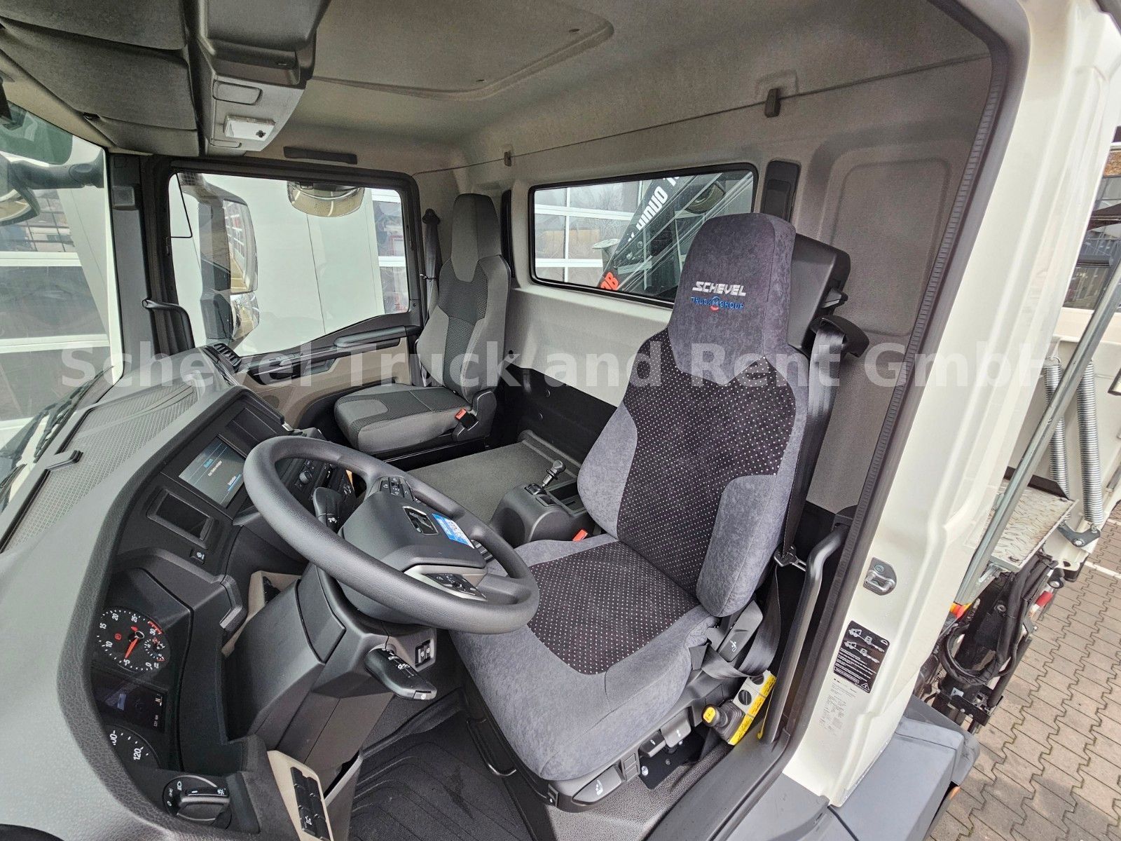 Fahrzeugabbildung MAN TGM 18.320 Kipper + HIAB 138 / 4x4 Einzelbereift