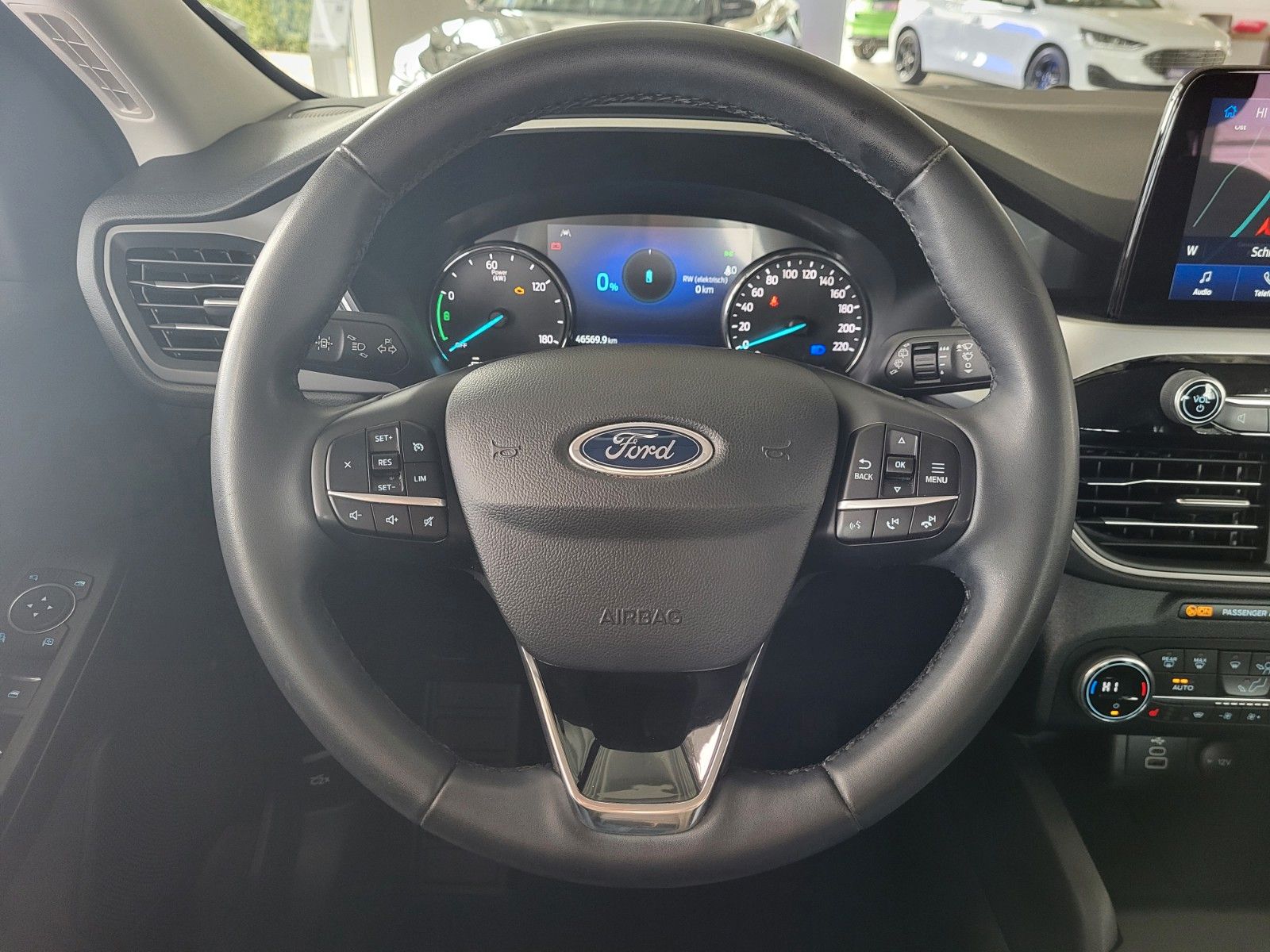 Fahrzeugabbildung Ford Kuga Plug-In/NAVI/SITZHZG./AHK/PDC