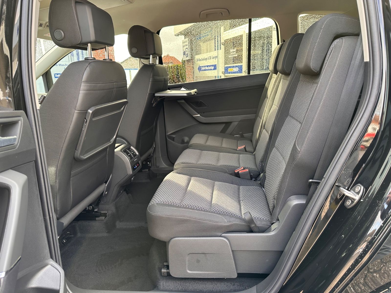 Fahrzeugabbildung Volkswagen Touran Comfortline 1.5 TSI DSG AHK/LED/Navi/SHZG