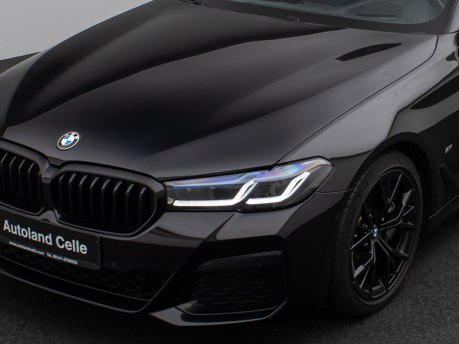 Fahrzeugabbildung BMW 530d M Sport Panorama Kamera Laser HUD DAB HiFi