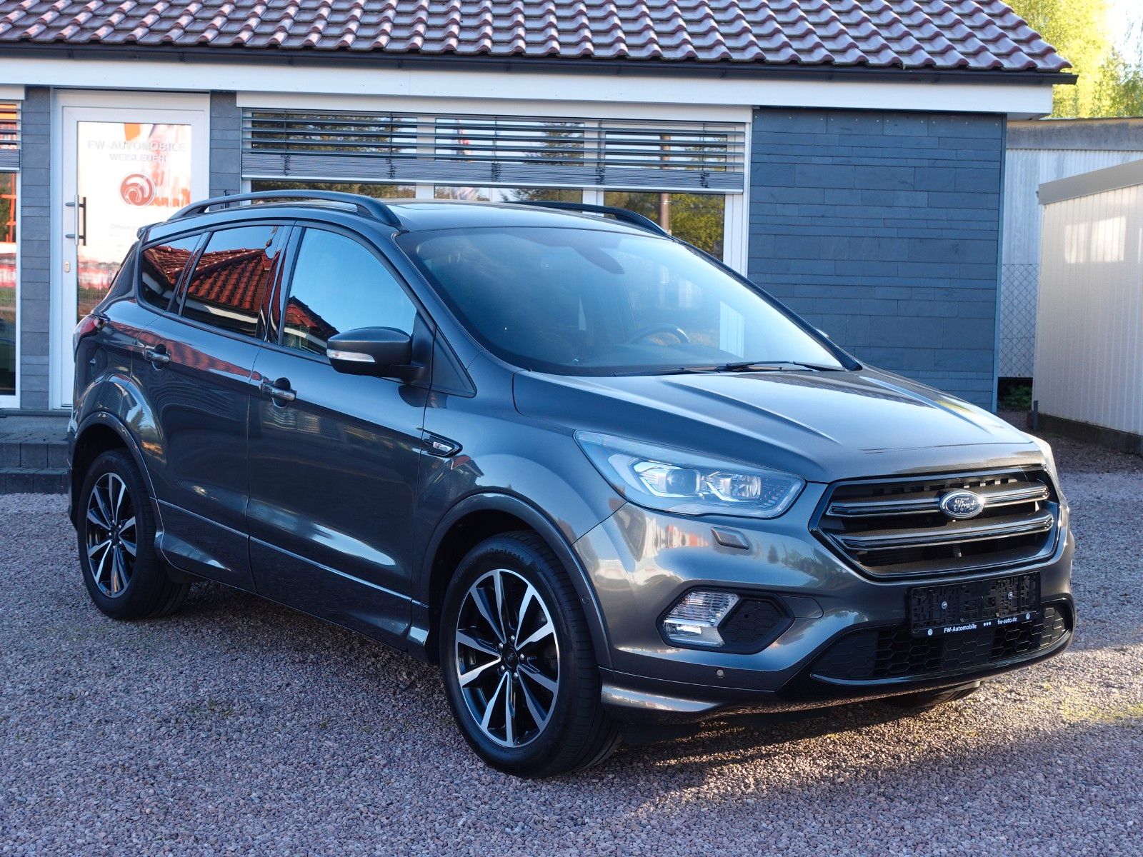 Fahrzeugabbildung Ford Kuga 1,5 EcoBoost 2x4 110kW ST-Line