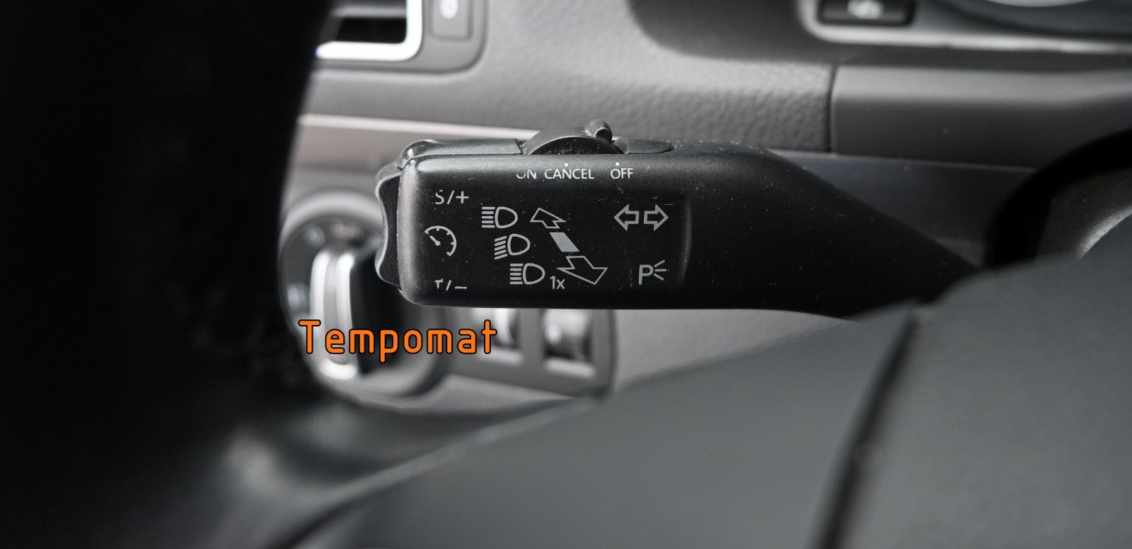 Fahrzeugabbildung Volkswagen Touran 1.6 TDI Comfortline °7-SITZE°KAMERA°02.28