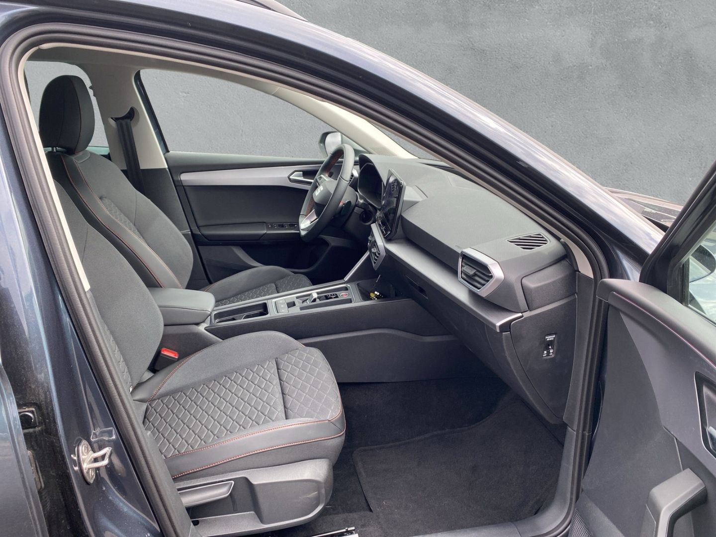 Fahrzeugabbildung SEAT Leon Sportstourer FR 2.0 TDI EU6d Navi Digitales
