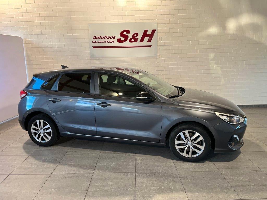 Hyundai i30 YES!2AAC SITZ-,LENKHEIZ.NAVI PDC SKR/WKR1.HD