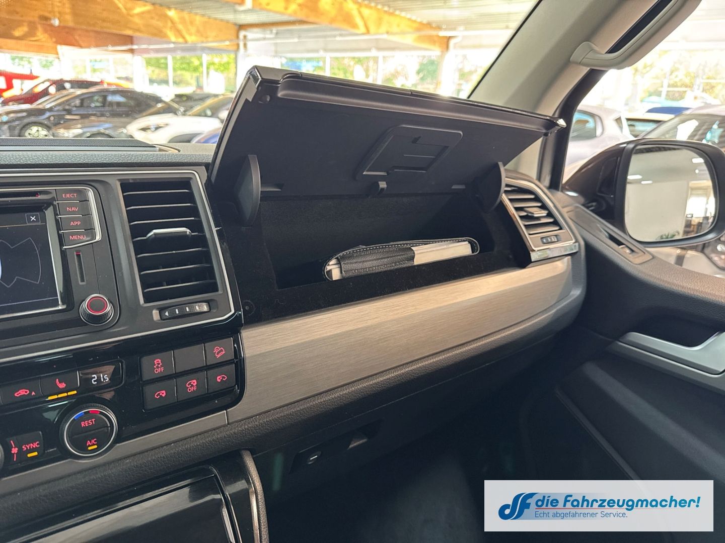 Fahrzeugabbildung Volkswagen T6 Multivan 4Motion Edition StandHZG Navi Leder