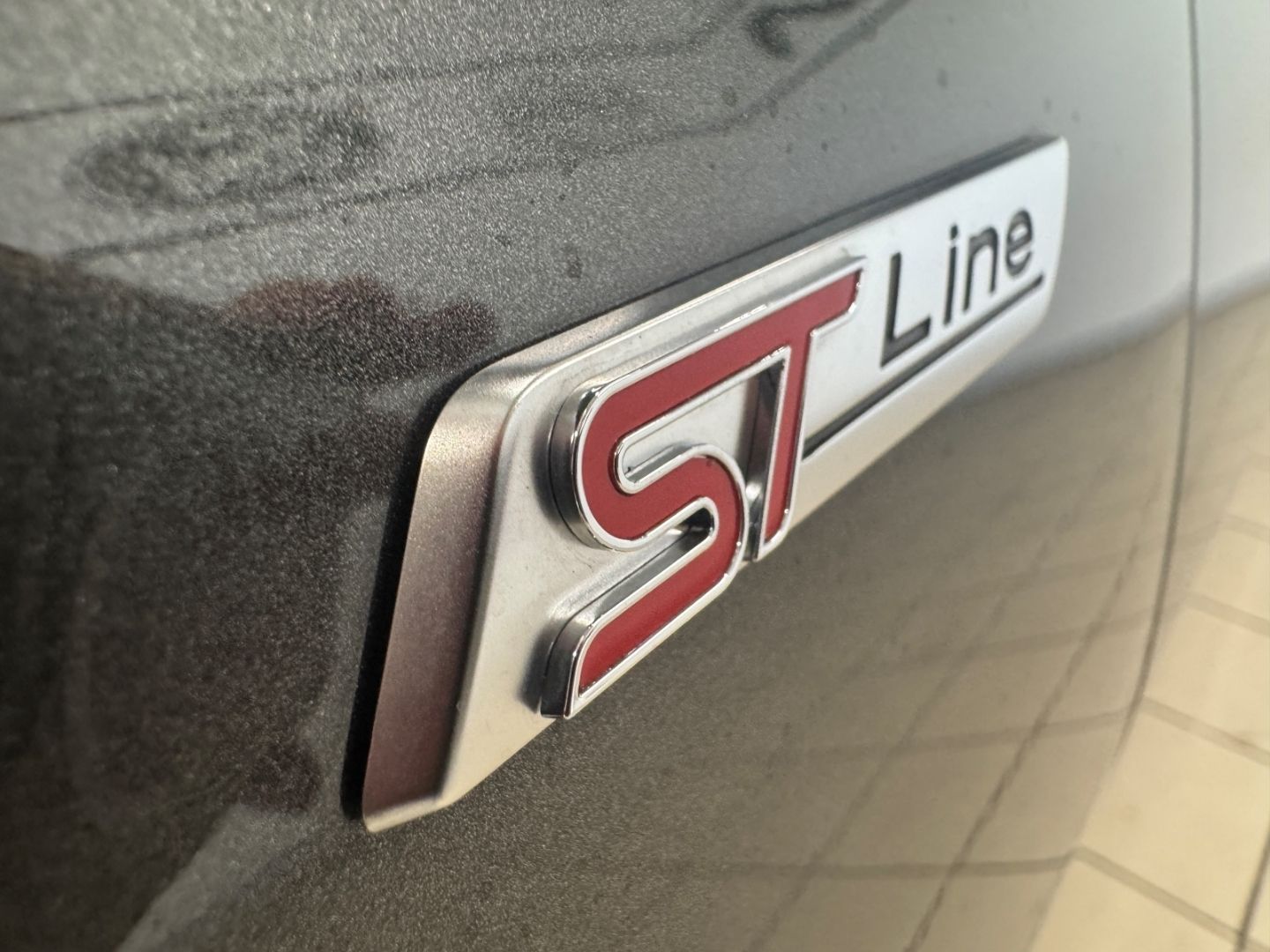 Fahrzeugabbildung Ford Focus Turnier ST-Line X B&O 18'' LED ACC Kamera