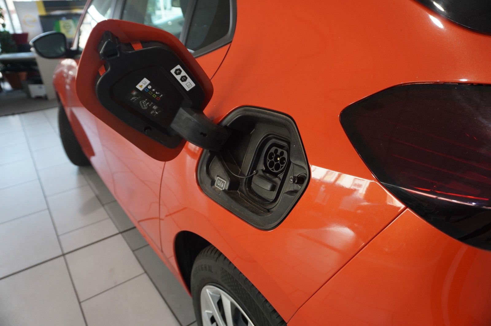Fahrzeugabbildung Opel Corsa-e  EDITION 7,4kw/50kwh/Allwetter/SOH=91%