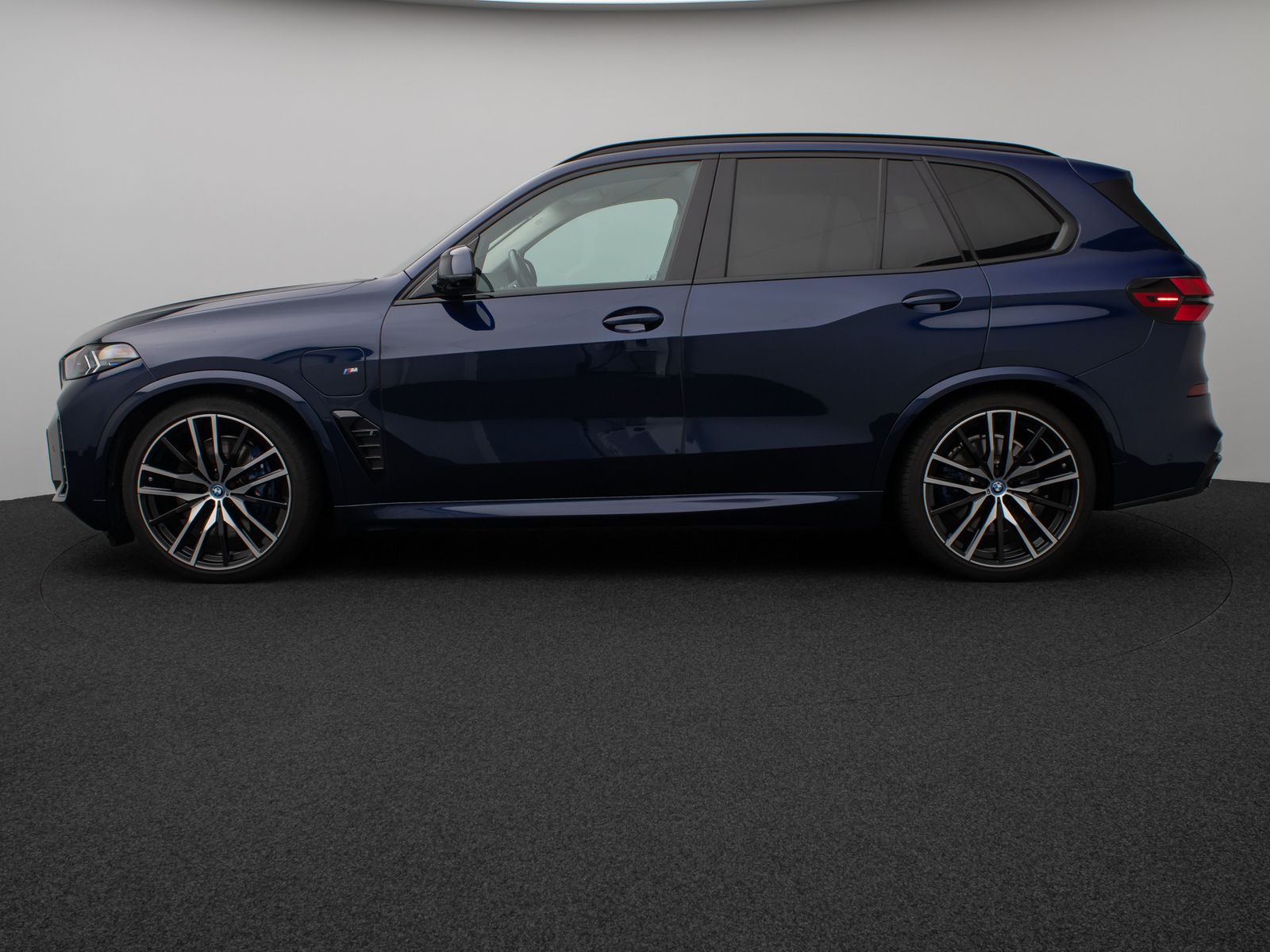 Fahrzeugabbildung BMW X5 xD50e M Sport 360°H/K Panorama Individual 22"
