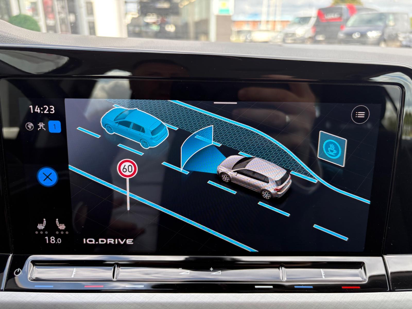 Volkswagen Golf VIII Life LED Navi AppConnect ACC SHZ, миниатюра 23