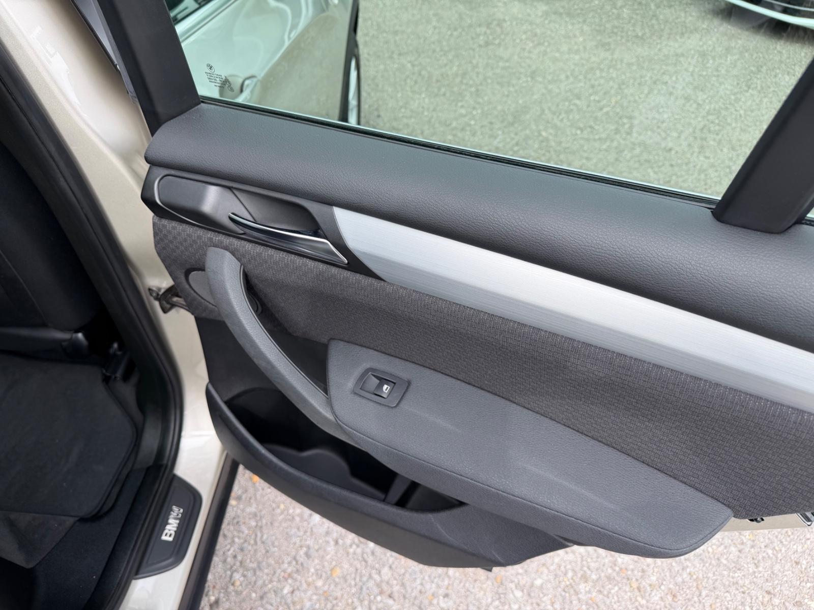 BMW X3 xDrive 20 d Auto.LED BI-Xenon Navi 1.Hand Pan