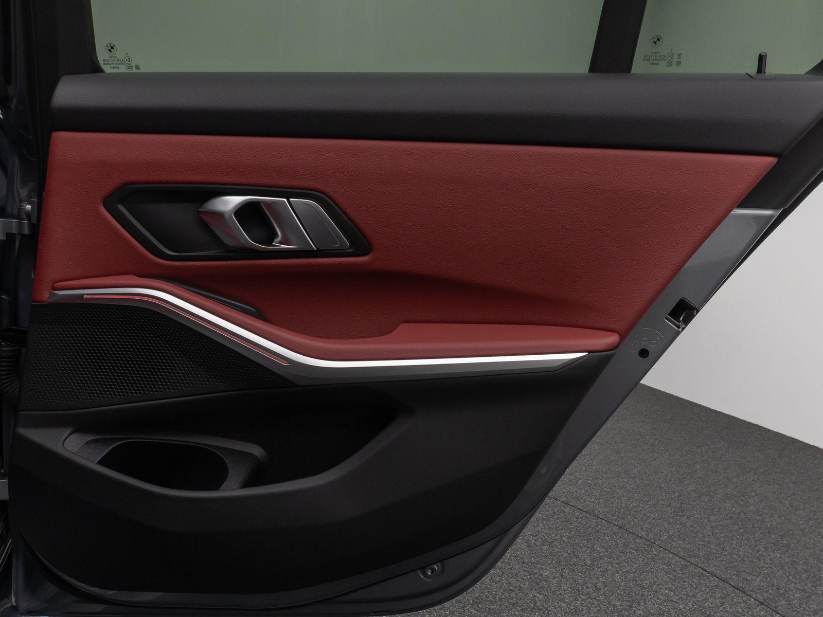 Fahrzeugabbildung BMW 320d M Sport Kamera HUD DAB HiFi DrivAssist 18"