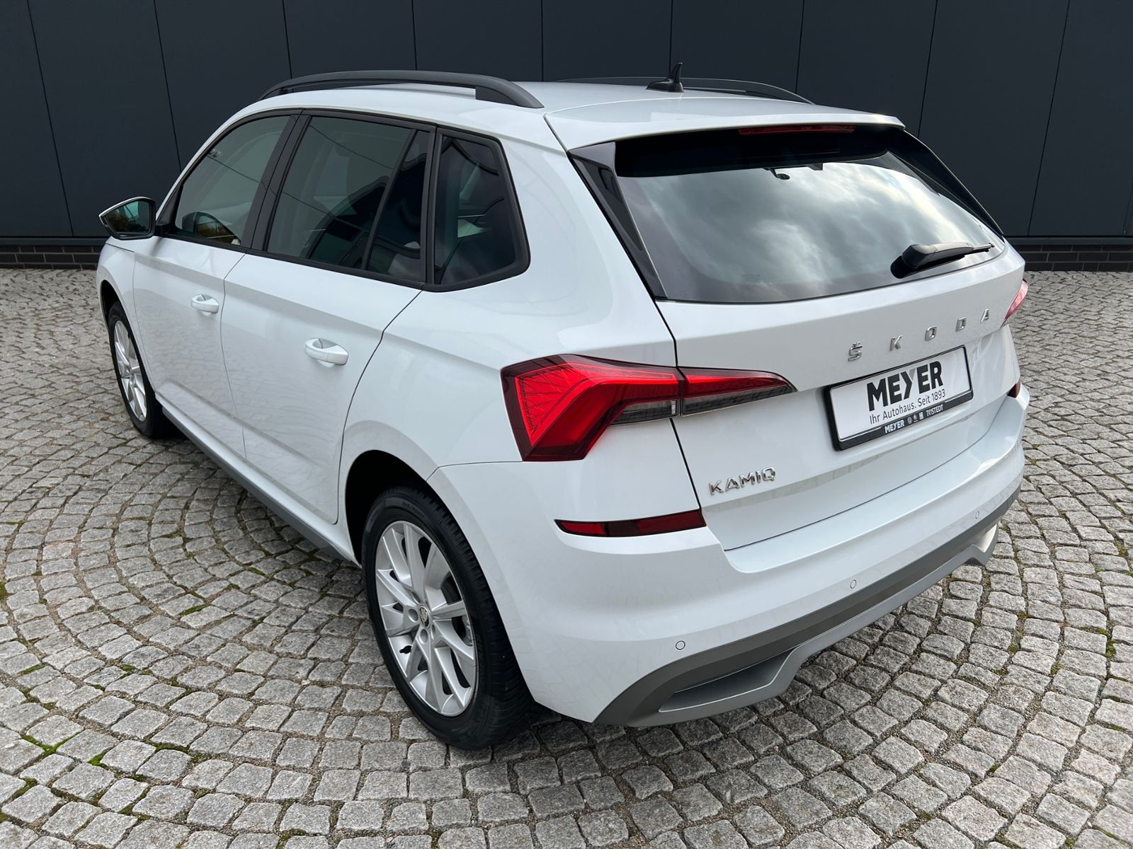 Fahrzeugabbildung SKODA Kamiq Style 1.5 TSI DSG *AHK, LED, ACC, 17"-LM*