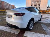 Tesla Model Y Long Range AWD, AHK, 11kW Lader - Tesla Gebrauchtwagen von 2024