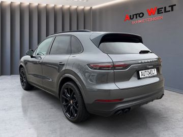 Porsche Cayenne - 5