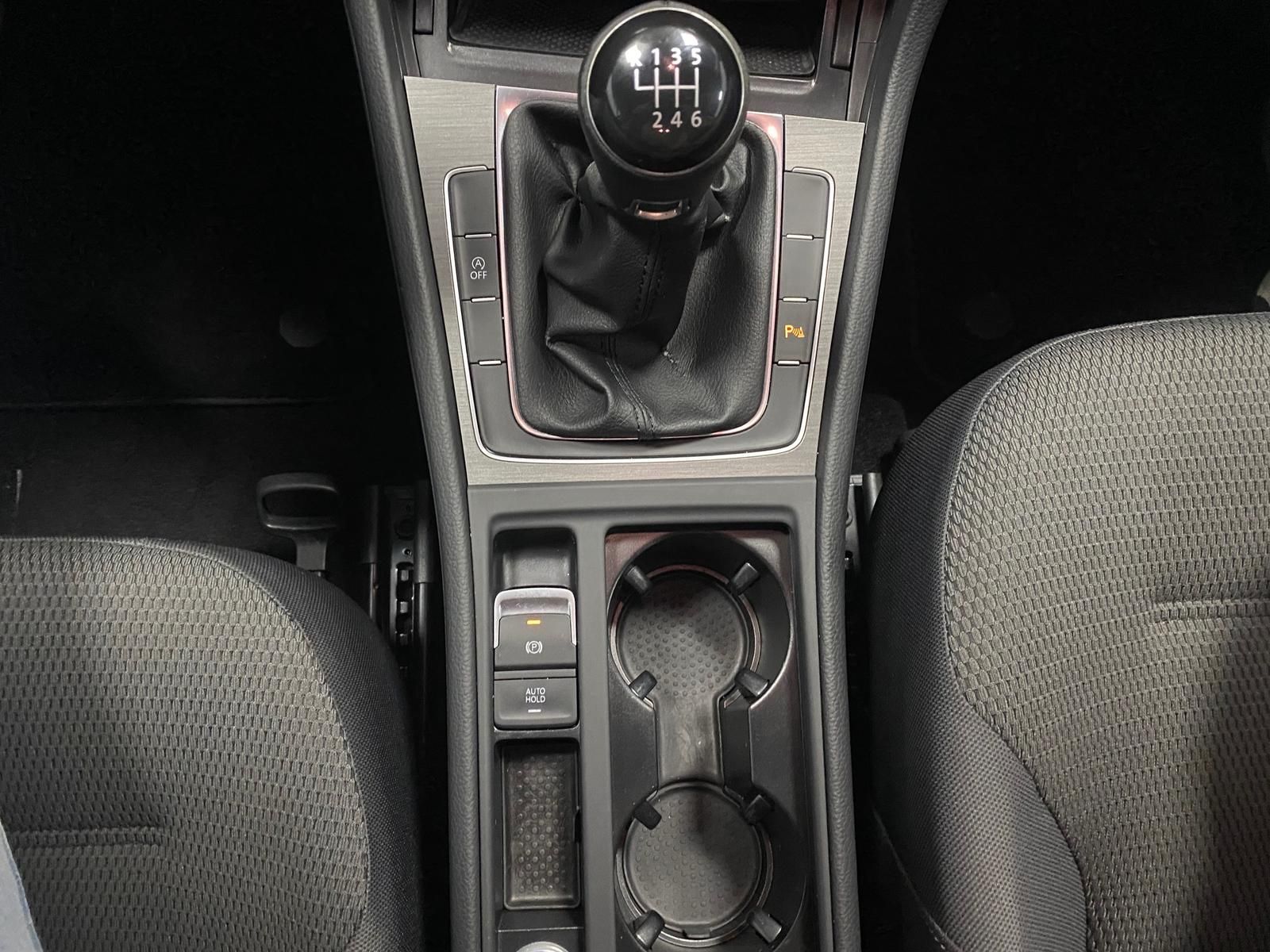 Fahrzeugabbildung Volkswagen Golf VII Comfortline+ALLWETTER+2-ZKLIMA+PDC+HEIZ