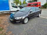 Volkswagen Passat 2.0 FSI Highline Highline - Volkswagen Passat aus 2005: Highline