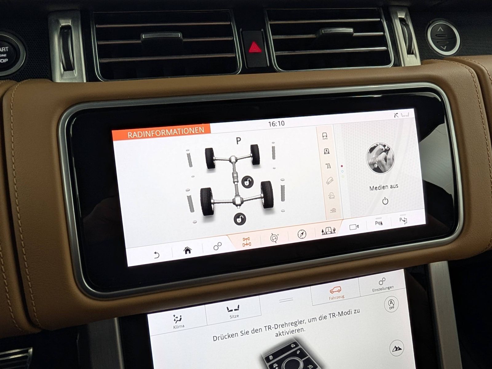 LAND ROVER Range Rover 4.4 SDV8 Autobiography Pano LED – Bild 27